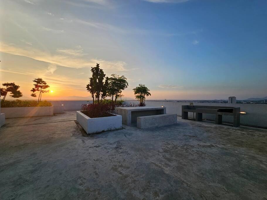 Lovely Podium Cityview 3bedroom With Pool A2