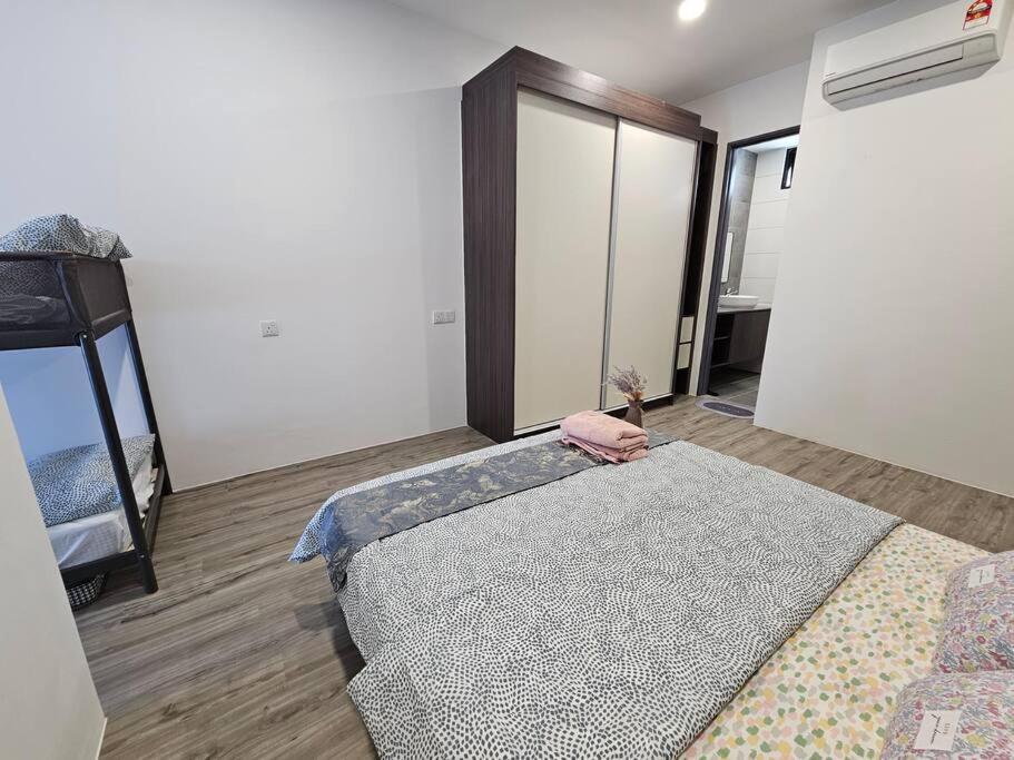 Lovely Podium Cityview 3bedroom With Pool A2 Apartment *