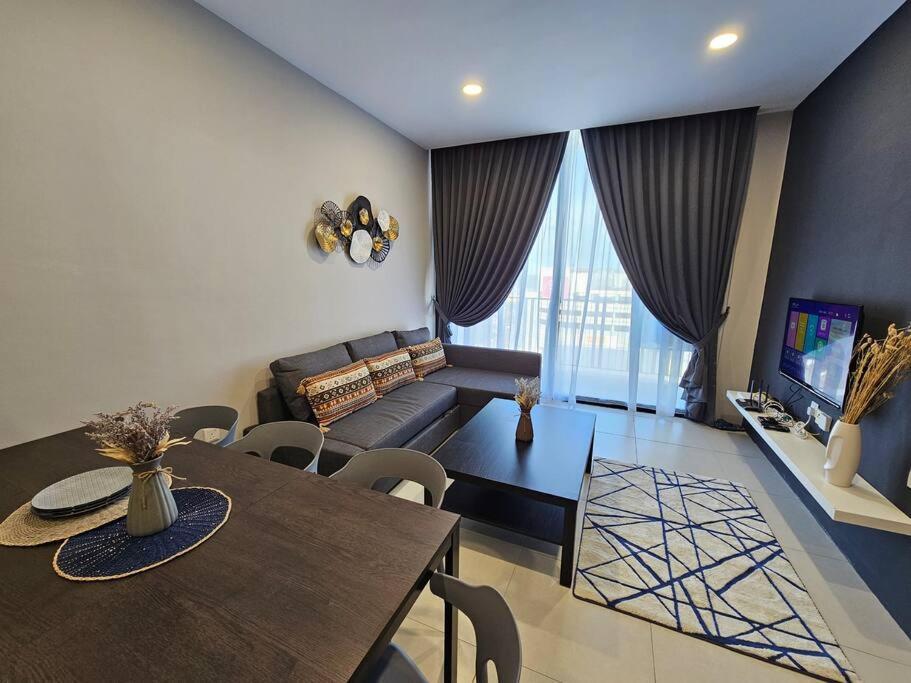 Lovely Podium Cityview 3bedroom With Pool A2 Apartment