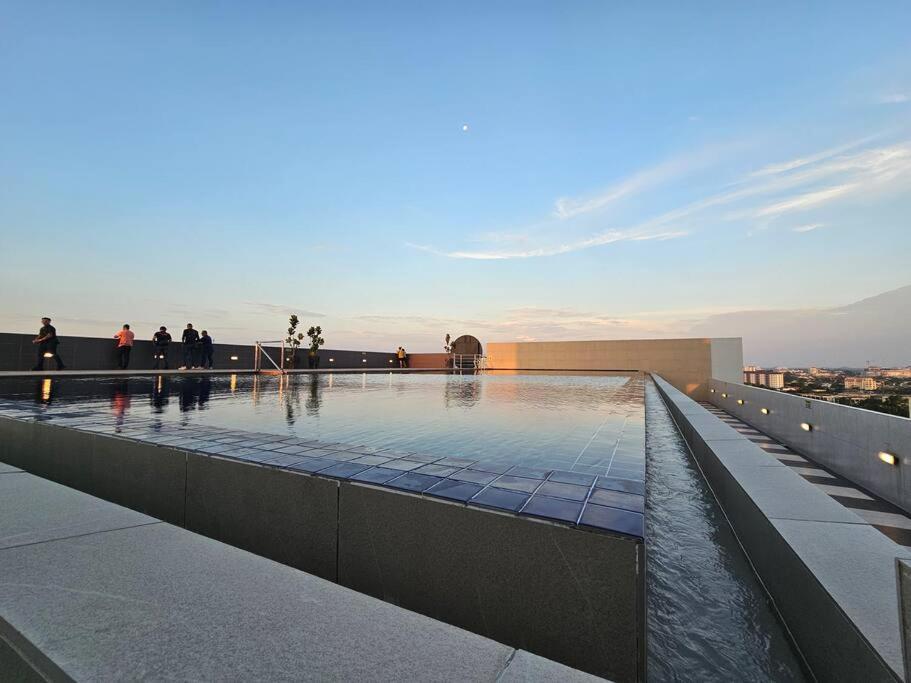 Lovely Podium Cityview 3bedroom With Pool A2