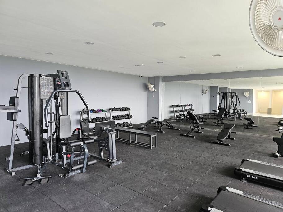 Lovely Podium Cityview 3bedroom With Pool A2 Apartment